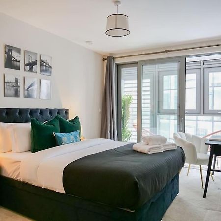 Stylish Urban Sanctuary With Parking Lejlighed London Eksteriør billede