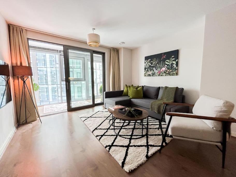 Stylish Urban Sanctuary With Parking Lejlighed London Eksteriør billede