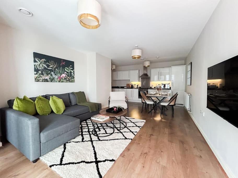 Stylish Urban Sanctuary With Parking Lejlighed London Eksteriør billede
