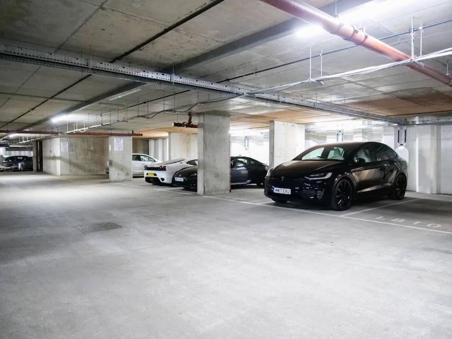 Stylish Urban Sanctuary With Parking Lejlighed London Eksteriør billede