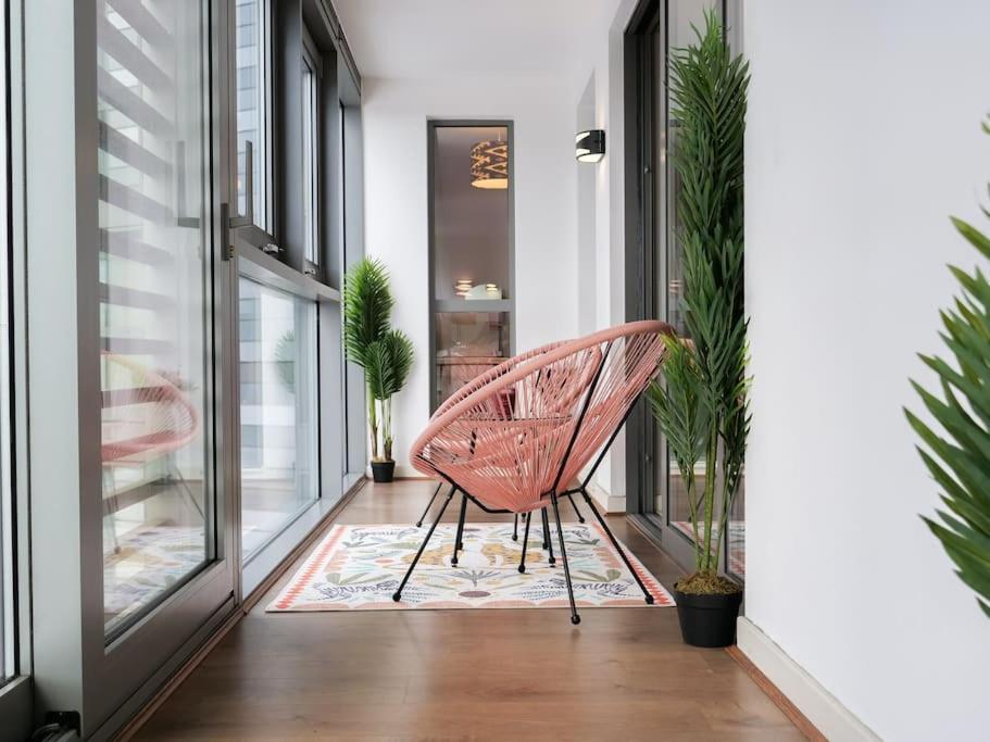 Stylish Urban Sanctuary With Parking Lejlighed London Eksteriør billede