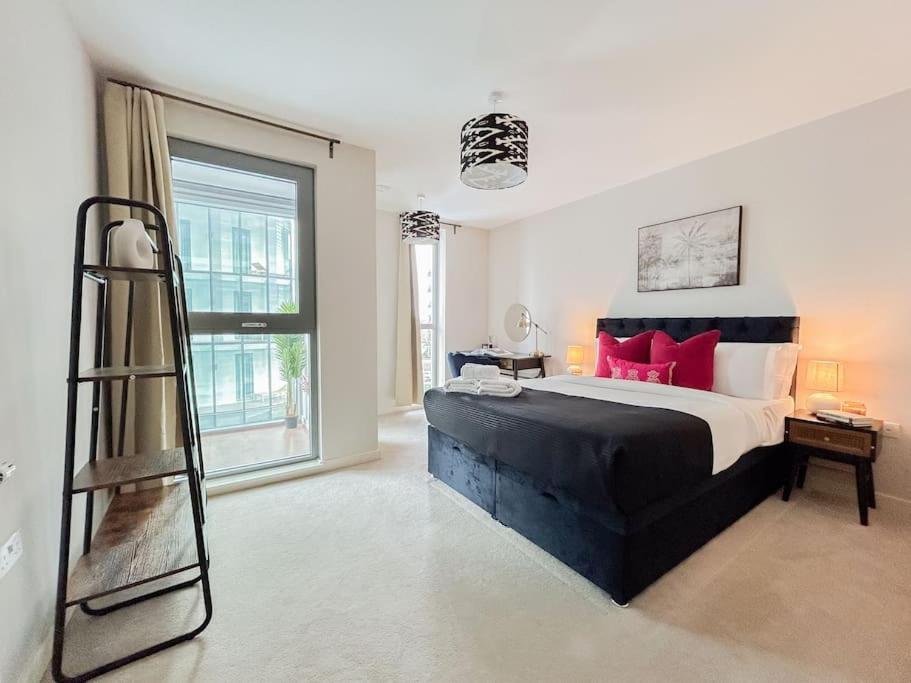 Stylish Urban Sanctuary With Parking Lejlighed London Eksteriør billede